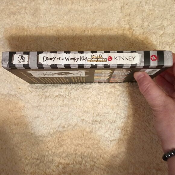 EUC ~"Diper Överlöde" Book #17 of the Diary of a Wimpy Kid Series Hardcover Book - Picture 4 of 7